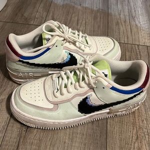 Nike Shoes worn only a few times. Perfect Condition just need to be cleaned.